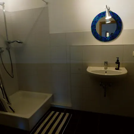 - Rauhenberg Apartament Wangels